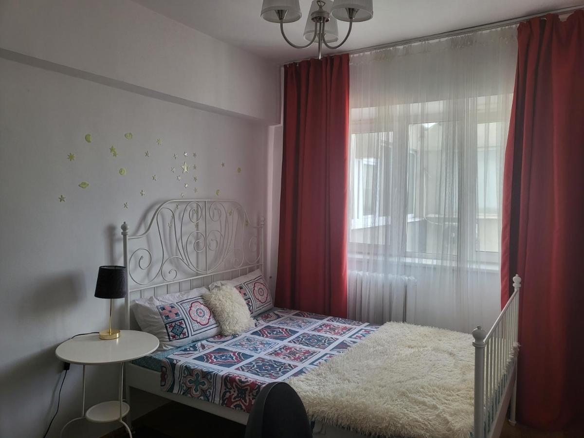 Apartament Cu 3 Camere Chiar In Inima Capitalei Бухарест Екстер'єр фото