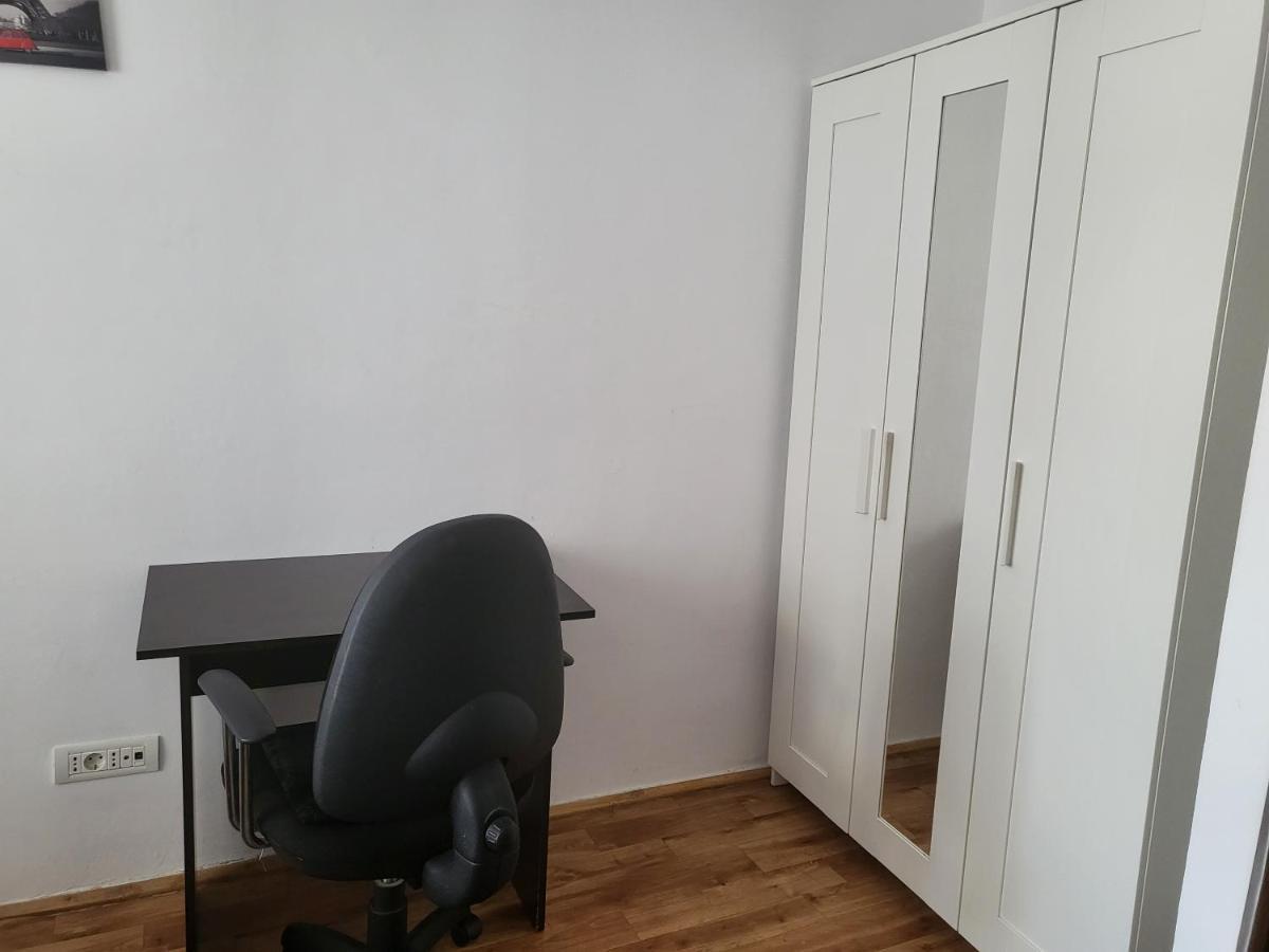 Apartament Cu 3 Camere Chiar In Inima Capitalei Бухарест Екстер'єр фото
