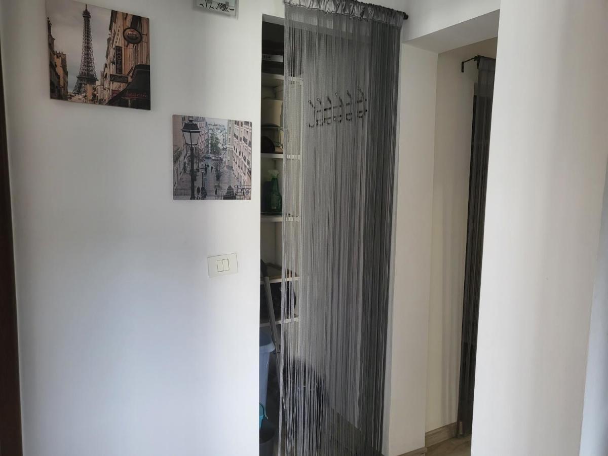 Apartament Cu 3 Camere Chiar In Inima Capitalei Бухарест Екстер'єр фото
